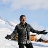 José Garcia heureux dans la neige au photocall du Festival du film de comédie à l'Alpe d'Huez le 17 janvier 2013.