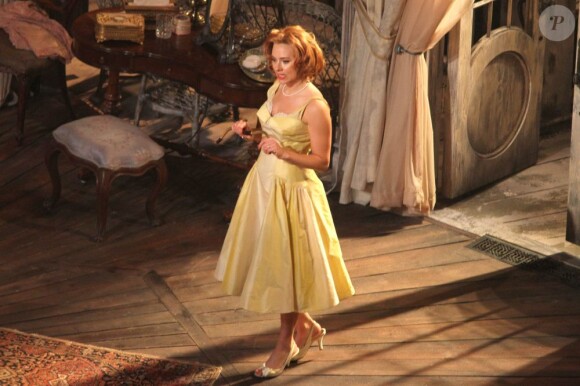 Scarlett Johansson dans "La chatte sur toit brûlant", à New York le 20 décembre 2012.