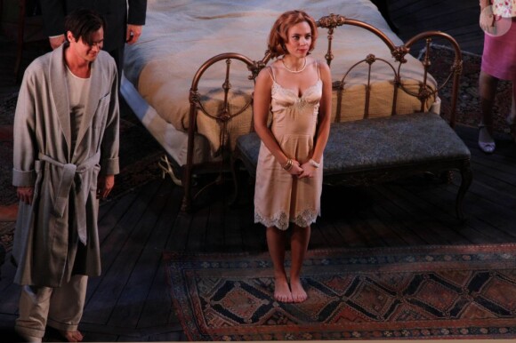 Scarlett Johansson dans "La chatte sur toit brûlant", à New York le 20 décembre 2012.