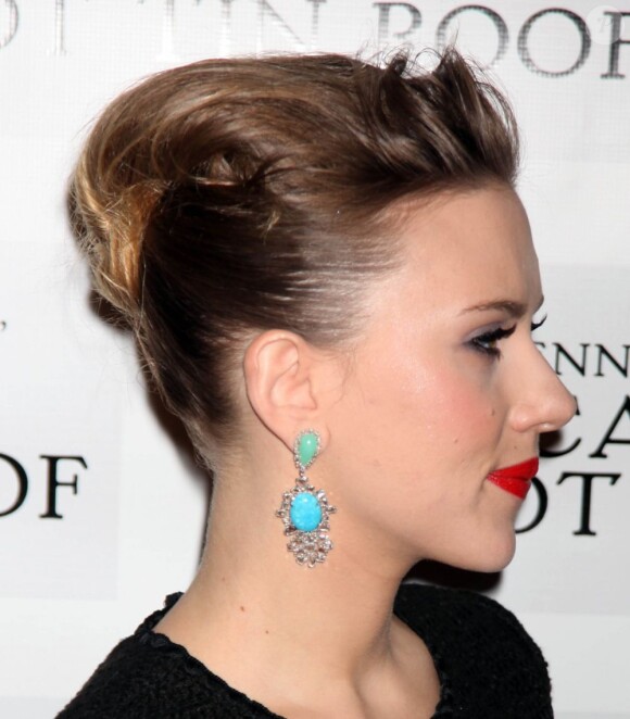 Scarlett Johansson à la soirée de lancement de "La chatte sur un toit brûlant", à New York le 17 janvier 2013.