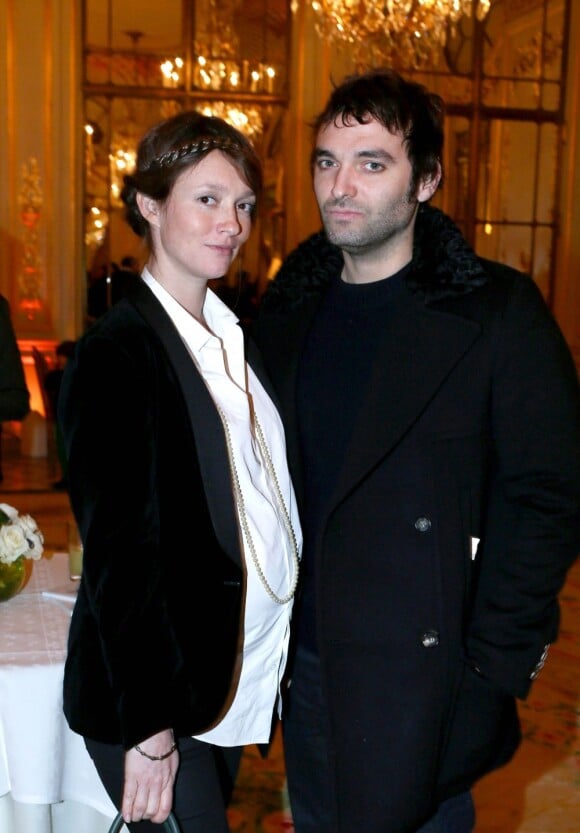 Audrey Marnay, enceinte de son troisième enfant et son compagnon Virgile Bramly lors de la traditionnelle Galette des Reines de l'hôtel Le Meurice à Paris le 12 janvier 2013