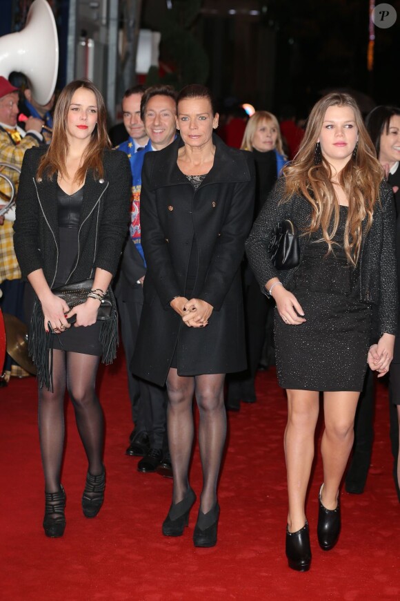 Pauline Ducruet, la princesse Stéphanie de Monaco et Camille Gottlieb lors du 37e Festival international du Cirque de Monte-Carlo le 19 janvier 2013