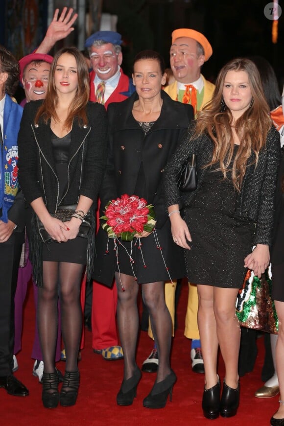 Pauline Ducruet, la princesse Stéphanie de Monaco et Camille Gottlieb lors du 37e Festival international du Cirque de Monte-Carlo le 19 janvier 2013