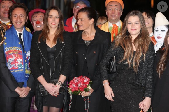 Stéphane Bern, Pauline Ducruet, la princesse Stéphanie de Monaco et Camille Gottlieb lors du 37e Festival international du Cirque de Monte-Carlo le 19 janvier 2013