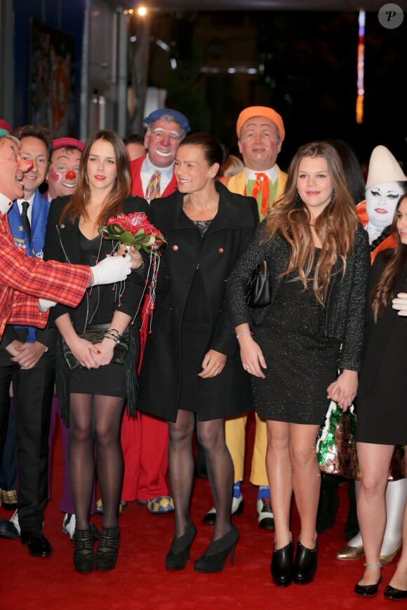 Pauline Ducruet, la princesse Stéphanie de Monaco et Camille Gottlieb lors du 37e Festival international du Cirque de Monte-Carlo le 19 janvier 2013