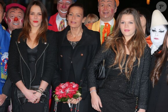 Pauline Ducruet, la princesse Stéphanie de Monaco et Camille Gottlieb lors du 37e Festival international du Cirque de Monte-Carlo le 19 janvier 2013