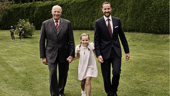 Princesse Ingrid Alexandra : La petite reine a 9 ans et pose entre papy et papa