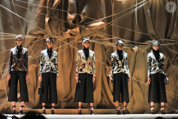 Défilé Franck Sorbier haute couture printemps-été 2013 au théâtre du Palais Royal. Paris, le 23 janvier 2013.