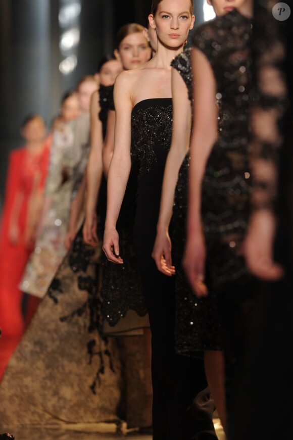 Final du défilé Elie Saab haute couture printemps-été 2013 au Pavillon Cambon. Paris, le 23 janvier 2013.