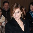 Marie-Josée Croze arrive au Pavillon Cambon pour assister au défilé haute couture printemps-été 2013 d'Elie Saab. Paris, le 23 janvier 2013.