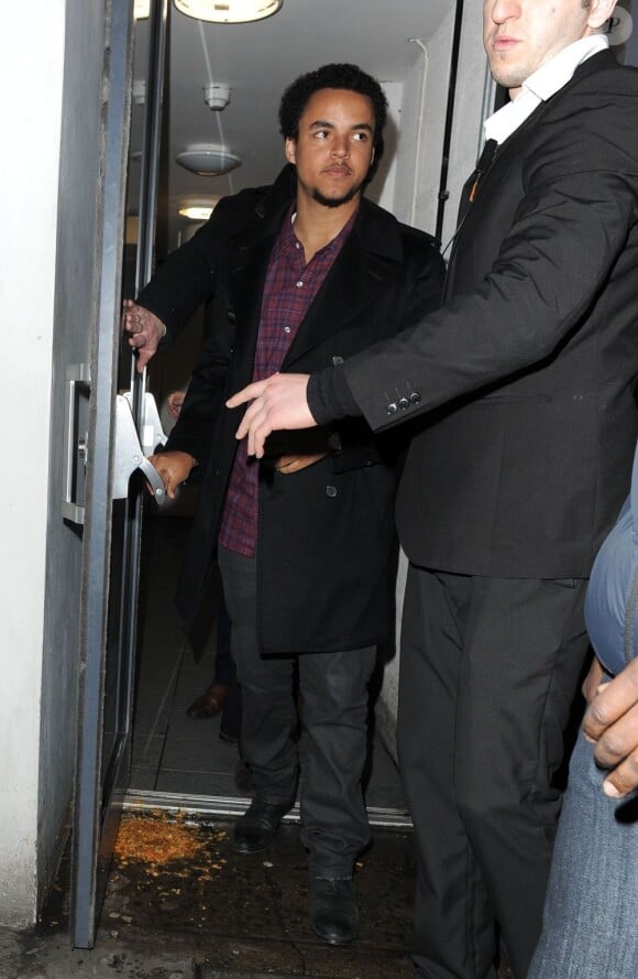 Connor et Isabella Cruise sortent de la boîte de nuit Boujis à Londres, le 23 janvier 2013.