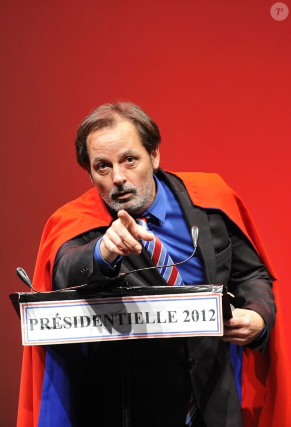 Christophe Alévêque au théâtre du Rond-Point à Paris le 10 avril 2012. 