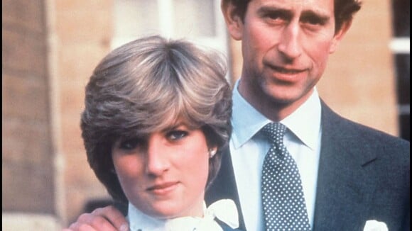 Lady Di : Sur les genoux d'un autre que Charles en 1981... Une photo en or !