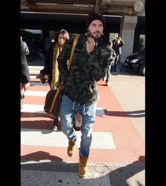 M. Pokora arrive à l'aéroport de Nice, avant de filer vers Cannes pour les NRJ Music Awards, le 25 janvier 2013.