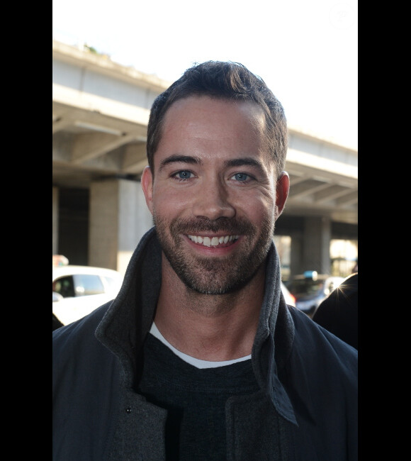 Emmanuel Moire arrive à l'aéroport de Nice, avant de filer vers Cannes pour les NRJ Music Awards, le 25 janvier 2013.