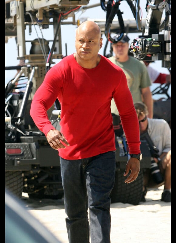 L'acteur LL Cool J, sur le tournage de NCIS : Los Angeles,sur la plage de Venice, le 17 septembre 2012.