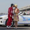 Le champion IndyCar Dario Franchitti embrasse sa femme Ashley Judd après avoir remporté la 96e course des 500 miles d'Indianapolis, le 27 mai 2012.