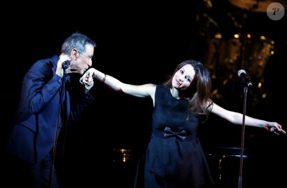Alain Chamfort et Audrey Marnay - concert exceptionnel du chanteur au Grand Rex autour de son album de duos "Elles et Lui" à Paris le 30 janvier 2013.