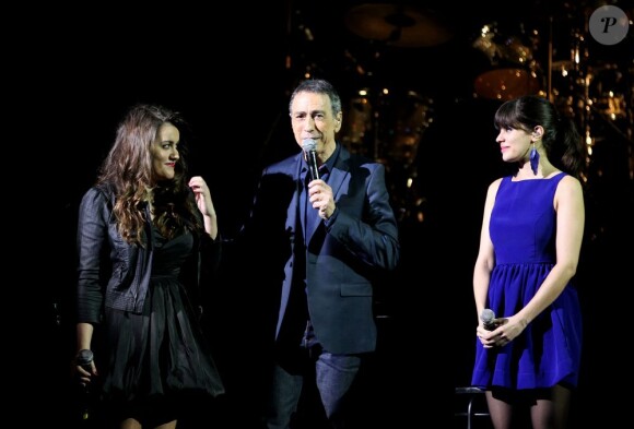 Marina d'Amico, Alain Chamfort et Sarah Manesse - concert exceptionnel du chanteur au Grand Rex autour de son album de duos "Elles et Lui" à Paris le 30 janvier 2013. 