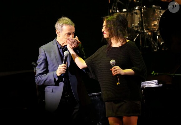 Alain Chamfort et Camélia Jordana - concert exceptionnel du chanteur au Grand Rex autour de son album de duos "Elles et Lui" à Paris le 30 janvier 2013. 