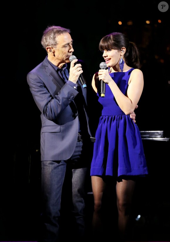 Alain Chamfort et Sarah Manesse - concert exceptionnel du chanteur au Grand Rex autour de son album de duos "Elles et Lui" à Paris le 30 janvier 2013. 