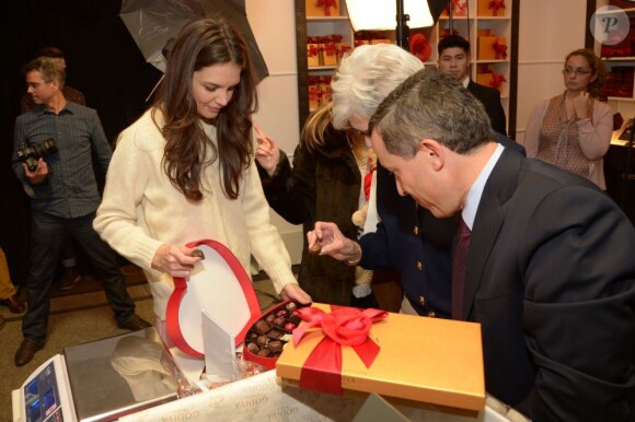 Katie Holmes au lancement du concours Share Love pour la Saint Valentin, chez Godiva, au Rockefeller Center à New York City, le 31 janvier 2013.