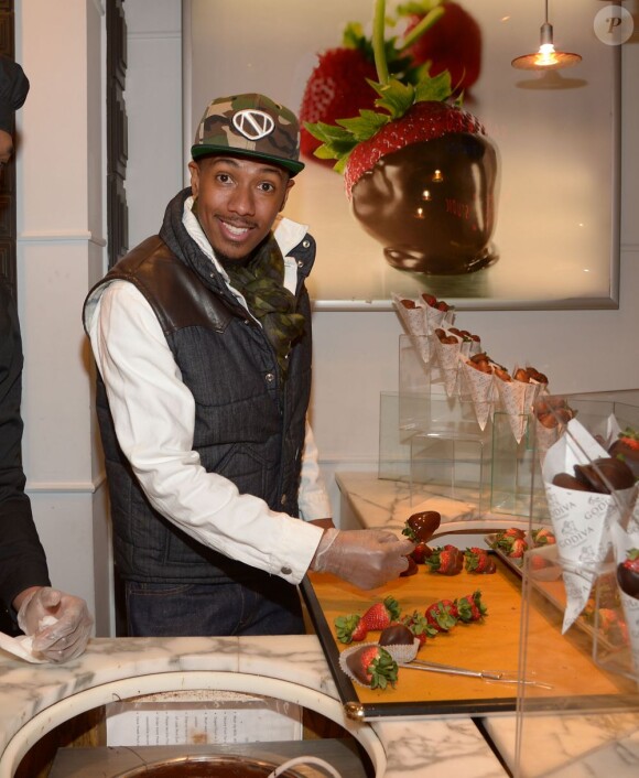Nick Cannon au lancement du concours Share Love pour la Saint Valentin, chez Godiva, au Rockefeller Center à New York City, le 31 janvier 2013.