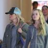 Reese Witherspoon et sa fille Ava lors d'une séance shopping au Century City Mall à Los Angeles. Le 2 février 2012.