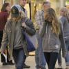 Reese Witherspoon et sa fille Ava lors d'une séance shopping au Century City Mall à Los Angeles. Le 2 février 2012.