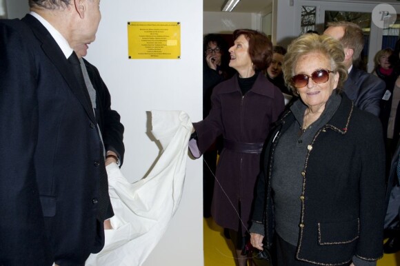 Bernadette Chirac et Mireille Faugere lors de l'inauguration d'une Maison des Ados financés grâce à l'opération Pièces jaunes à l'hôpital Robert-Debré à Paris le 4 février 2013