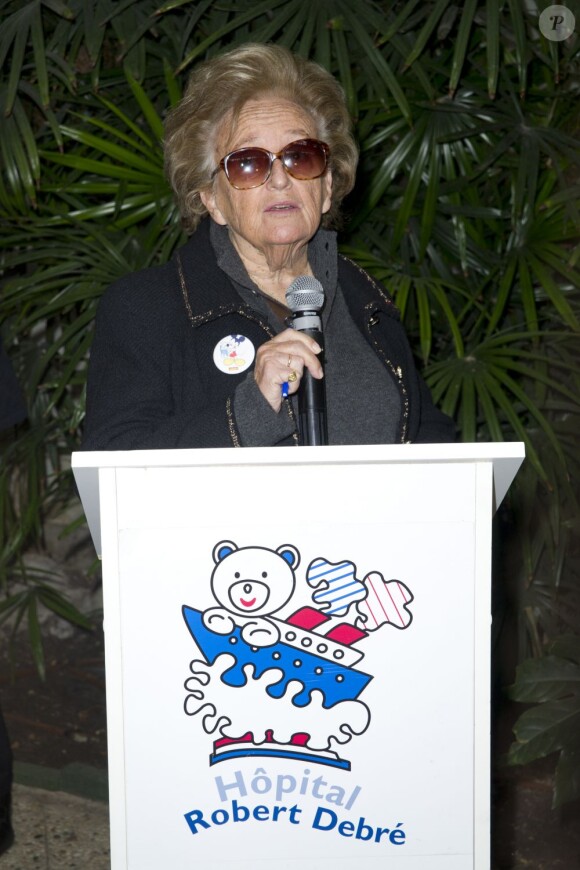 Bernadette Chirac lors de l'inauguration d'une Maison des Ados financés grâce à l'opération Pièces jaunes à l'hôpital Robert-Debré à Paris le 4 février 2013