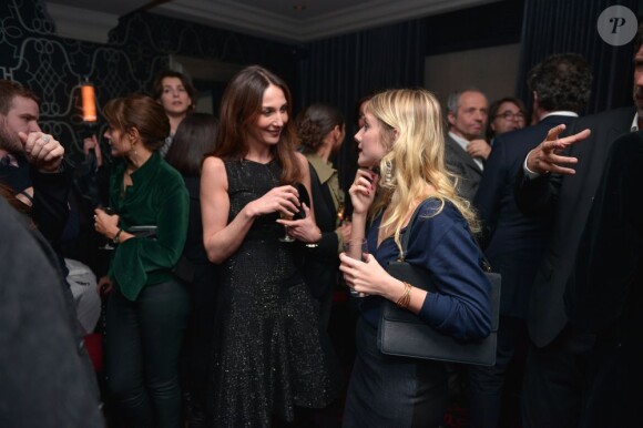 Elsa Zylberstein et Mélanie Laurent lors de la soirée Soirée A Club – Diner My Travel Chic par Albane Cleret chez Castel le 31 janvier 2013