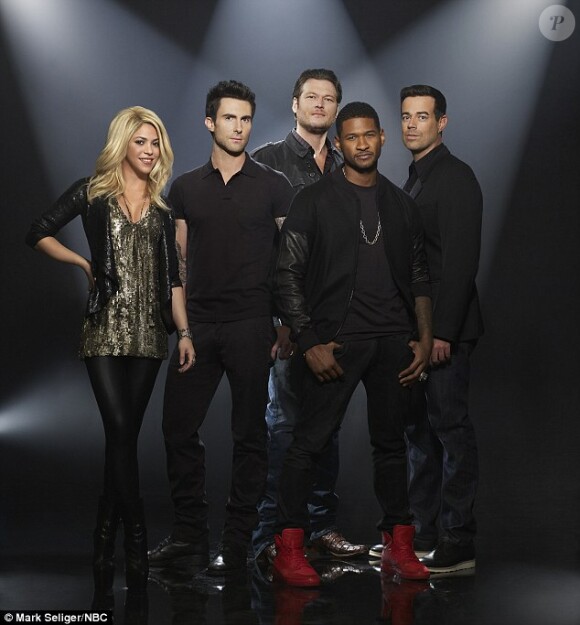 Shakira, Usher, Adam Levine et Blake Shelton posent pour la promo de la 4e saison de The Voice, sur NBC dès le 25 mars 2013.