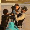 La chanteuse Alicia Keys et son époux Swizz Beatz se promènent à Cannes avec leur fils Egypt le 28 janvier 2013.