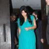 Kim Kardashian, enceinte, et Kanye West sont allés dîner au restaurant Gero à Ipanema non loi de Rio de Janeiro, le 08 février 2013. La brune portait une robe verte qui ne lui allait pas du tout.
