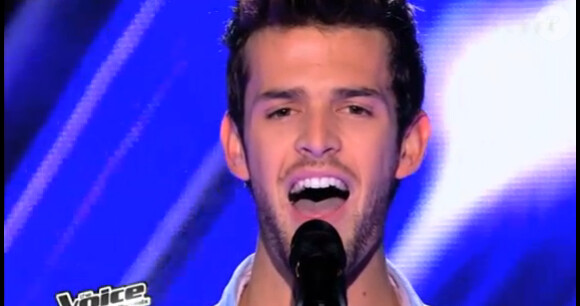 Florent Torres lors du deuxième prime de The Voice 2 sur TF1, le 9 février 2013.