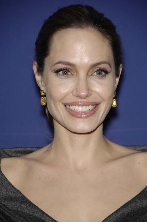 Angelina Jolie, resplendissante, lors de la 27e cérémonie de l'American Society of Cinematographers à Los Angeles le 10 février 2013