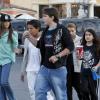 Les enfants du chanteur Michael Jackson, Paris, Prince et Blanket, se rendent au cinéma à Los Angeles, le 4 février 2012.