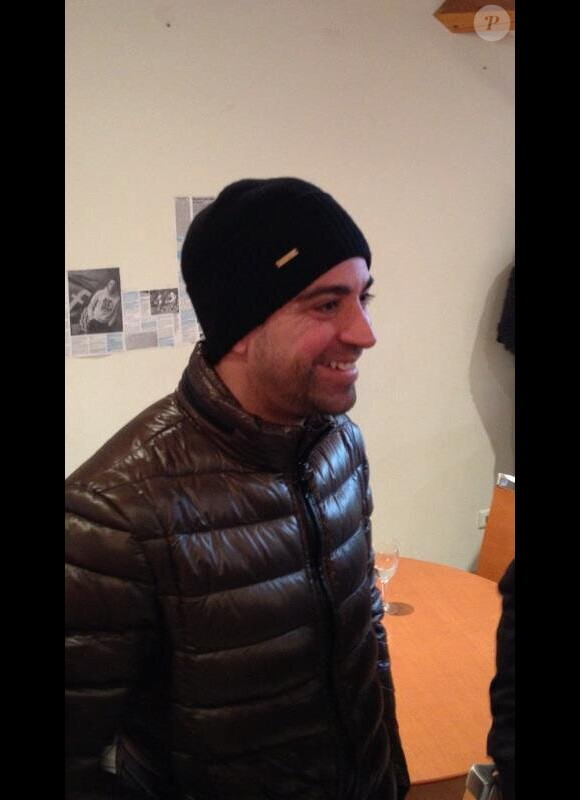 Xavi en visite surprise au petit club de l'Olympique Neuilly District 92 le 11 février 2013 à Neuilly