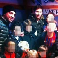 Lionel Messi: Sa visite surprise dans un petit club parisien provoque l'hystérie
