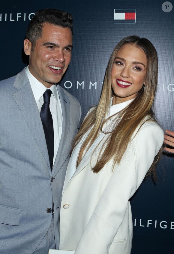 Cash Warren et Jessica Alba à l'ouverture du nouveau magasin de la marque Tommy Hilfigher à Los Angeles le 13 février 2012