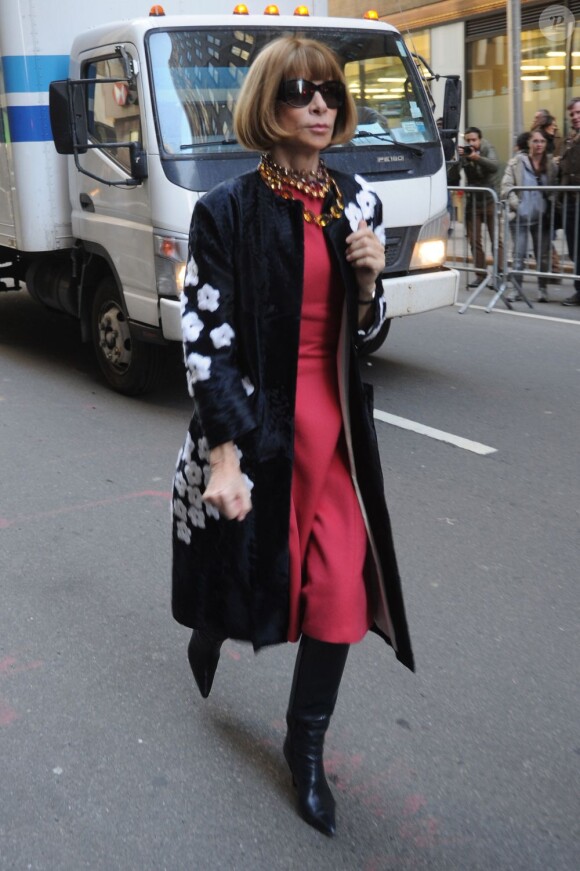 Anna Wintour arrive au défilé Calvin Klein organisé à New York le 14 février 2013