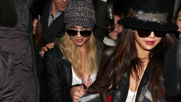 Selena Gomez et Ashley Benson : Les Spring Breakers arrivent à Paris