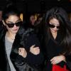 Selena Gomez et Vanessa Hudgens complices pour aller dîner au restaurant L'Avenue à Paris, le 16 février 2013.