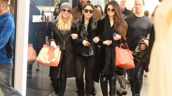 Vanessa Hudgens, Selena Gomez: Shopping et retrouvailles complices à Paris
