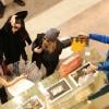Selena Gomez, Vanessa Hudgens, et Ashley Benson font du shopping au Printemps a Paris, le 16 fevrier 2013.
