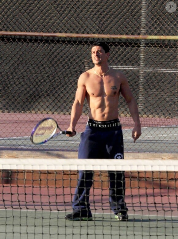 Saïd Taghmaoui joue au tennis à Los Angeles, le 10 janvier 2013