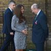 Kate Middleton, enceinte de cinq mois, à la Hope House de Londres le 19 février 2013, un foyer pour femmes alcooliques ou toxicomanes géré par Action on Addiction, dont elle est la marraine.