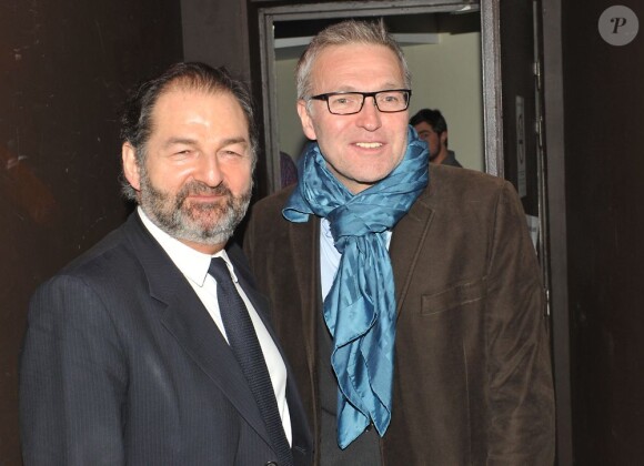 Denis Olivennes et Laurent Ruquier lors du photocall de la soirée "Europe 1 fait Bobino" à Paris, le 18 février 2013