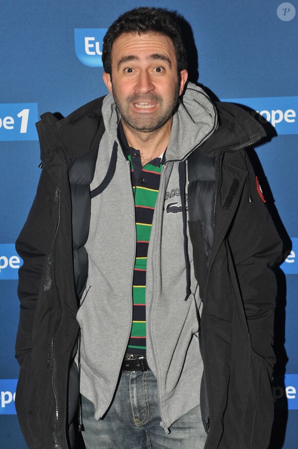 Mathieu Madénian lors du photocall de la soirée "Europe 1 fait Bobino" à Paris, le 18 février 2013